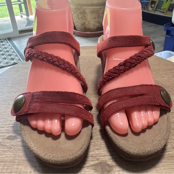 AETREX Womenβs Platform velcro Adjustable Red Suede Strappy Sandals size 7 - Picture 12 of 14